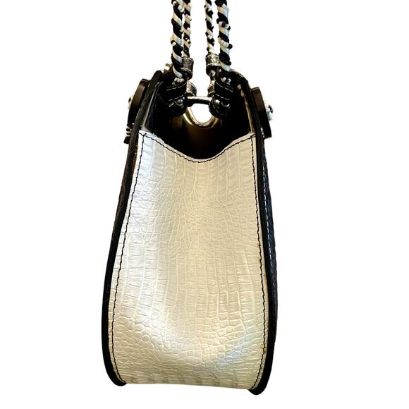 Mary Frances Retro Black & White Frame Bag - Picture 4 of 13